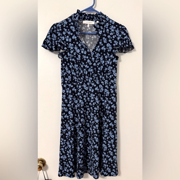 Lark & Ro Dresses & Skirts - Cute floral dress